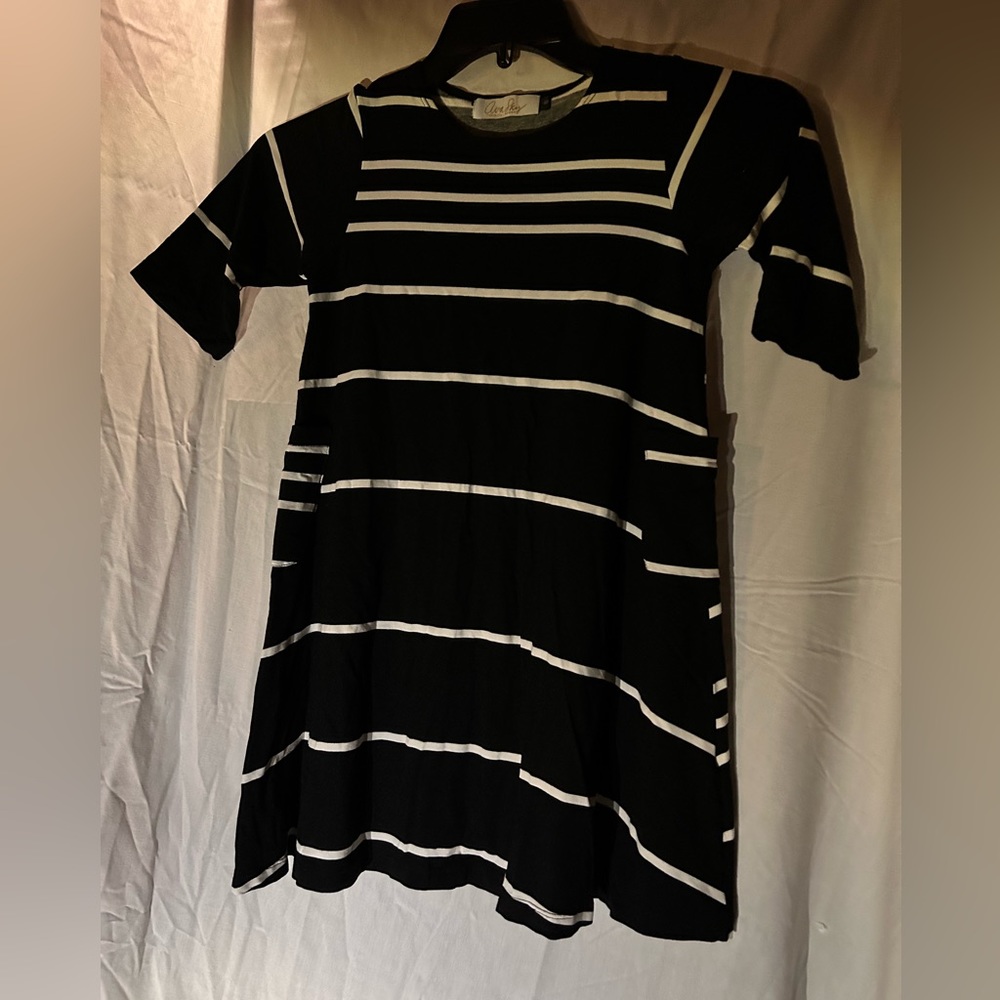Fighting eel girls striped dress